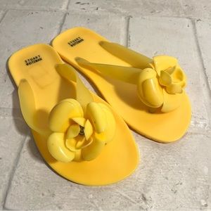 STUART WEITZMAN Girls Youth Kids Size 4 Yellow Flip Flop Slippers